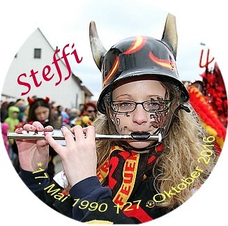 Unser Steffi-Button - erstmals haben wir für uns einen Button aufgelegt, dieser soll speziell dieses Jahr(2017) an unsere Steffi erinnern. <br />
Er war nur für uns und Freunde von uns und Steffi.<br />
Buttons gibt es nur auf Anfrage! (© )
