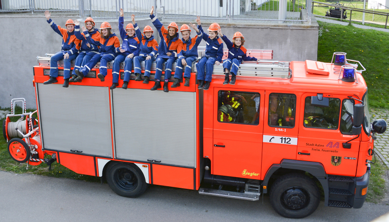 Gruppenbild der Jugendfeuerwehr Wasseralfingen - Hofen 2014 (© Abteilung Wasseralfingen - Hofen) Gruppenbild der Jugendfeuerwehr Wasseralfingen - Hofen 2014